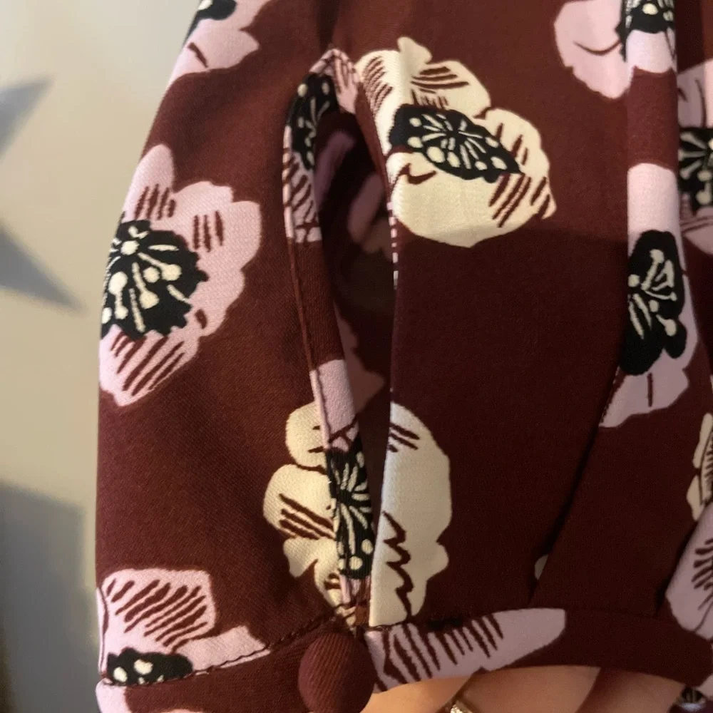Loft Dress - Picture 2 of 3